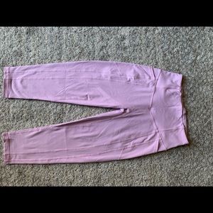 Heart Booty Capris- Lilac